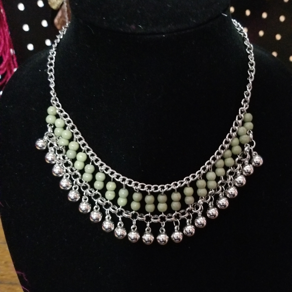 Green and silver short paparazzi necklace
